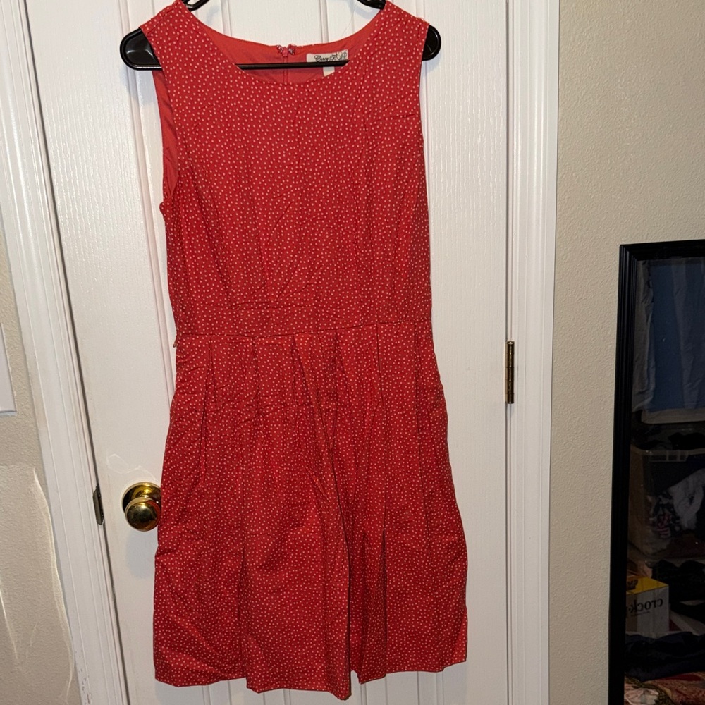 Elegant Red Sleeveless Midi Dress
